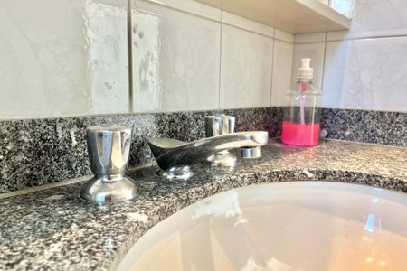 Apartamento à venda com 82m², 3 quartos e 2 vagas Apartamento à venda com 82m², 3 quartos e 2 vagasBanheiro da Suíte