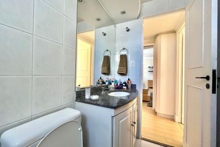 Apartamento à venda com 82m², 3 quartos e 2 vagas Apartamento à venda com 82m², 3 quartos e 2 vagasBanheiro Social