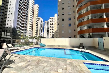 Apartamento à venda com 82m², 3 quartos e 2 vagas Apartamento à venda com 82m², 3 quartos e 2 vagasÁrea comum - Piscina