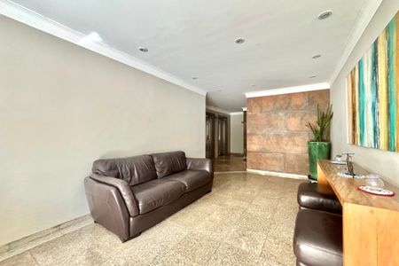 Apartamento à venda com 82m², 3 quartos e 2 vagas Apartamento à venda com 82m², 3 quartos e 2 vagasHall social