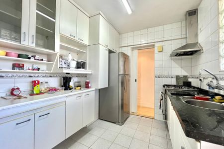 Apartamento à venda com 82m², 3 quartos e 2 vagas Apartamento à venda com 82m², 3 quartos e 2 vagasCozinha