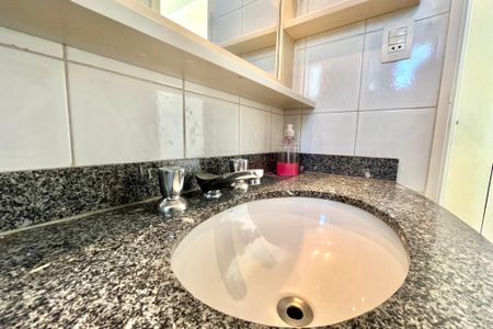 Apartamento à venda com 82m², 3 quartos e 2 vagas Apartamento à venda com 82m², 3 quartos e 2 vagasBanheiro da Suíte