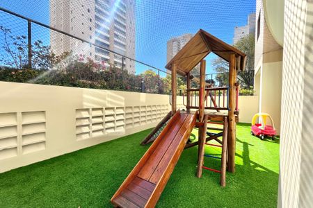 Apartamento à venda com 82m², 3 quartos e 2 vagas Apartamento à venda com 82m², 3 quartos e 2 vagasÁrea comum - Playground