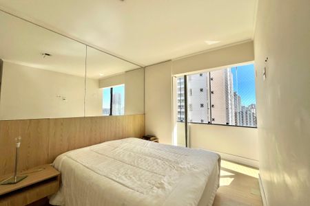 Apartamento à venda com 82m², 3 quartos e 2 vagas Apartamento à venda com 82m², 3 quartos e 2 vagasSuíte