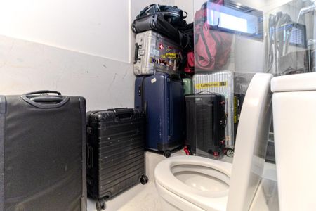 Apartamento à venda com 374m², 3 quartos e 4 vagasBanheiro da Suíte 2