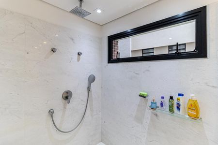 Apartamento à venda com 374m², 3 quartos e 4 vagasBanheiro da Suíte 1