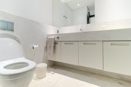 Apartamento à venda com 374m², 3 quartos e 4 vagasBanheiro da Suíte 3