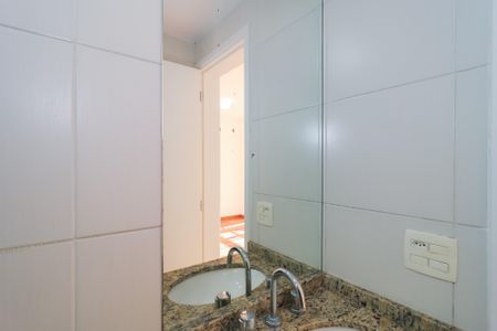 Apartamento à venda com 70m², 3 quartos e 1 vaga Apartamento à venda com 70m², 3 quartos e 1 vagaBanheiro Social