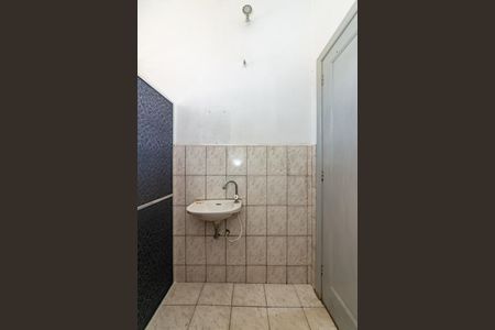 Casa para alugar com 80m², 2 quartos e sem vaga Casa para alugar com 80m², 2 quartos e sem vagaBanheiro Social