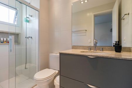 Apartamento à venda com 138m², 3 quartos e 2 vagas Apartamento à venda com 138m², 3 quartos e 2 vagasBanheiro da Suíte 1