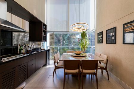 Apartamento à venda com 138m², 3 quartos e 2 vagas Apartamento à venda com 138m², 3 quartos e 2 vagasSala