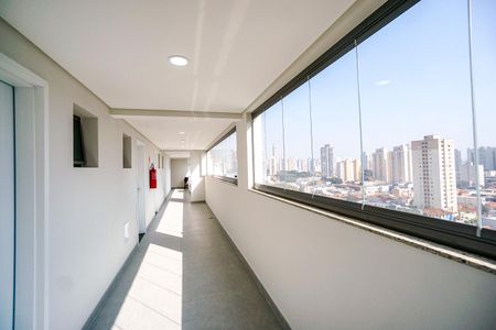 Apartamento para alugar com 45m², 2 quartos e sem vaga Apartamento para alugar com 45m², 2 quartos e sem vagaCorredor externo