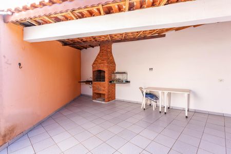 Casa à venda com 221m², 3 quartos e 3 vagas Casa à venda com 221m², 3 quartos e 3 vagasChurrasqueira