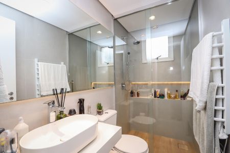 Apartamento à venda com 95m², 2 quartos e 2 vagasBanheiro da Suite