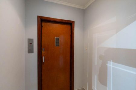 Apartamento à venda com 242m², 3 quartos e 1 vagaHall de Elevador Privativo