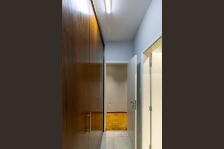 Apartamento à venda com 242m², 3 quartos e 1 vagaRoupeiro