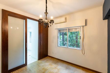 Apartamento à venda com 242m², 3 quartos e 1 vagaSuíte 2