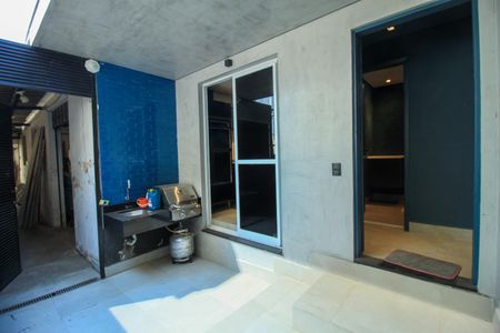 Casa à venda com 600m², 4 quartos e 1 vagaÁrea de Serviço