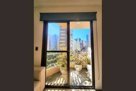 Varanda de apartamento à venda com 2 quartos, 83m² em Vila Olímpia, São Paulo
