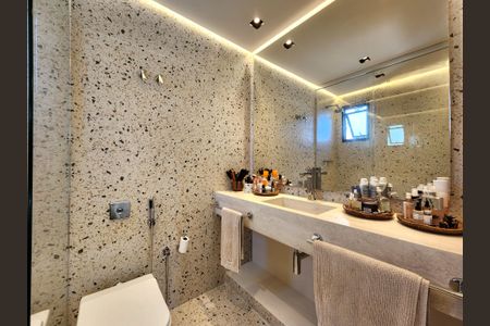 Apartamento à venda com 83m², 2 quartos e 1 vagaBanheiro da Suíte