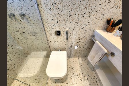 Apartamento à venda com 83m², 2 quartos e 1 vagaBanheiro da Suíte