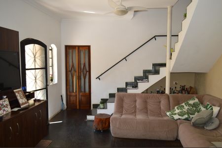 Casa à venda com 160m², 3 quartos e 3 vagasSala