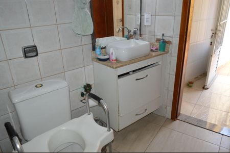 Casa à venda com 160m², 3 quartos e 3 vagasBanheiro