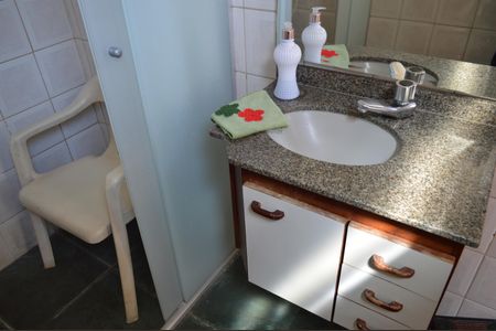 Casa à venda com 160m², 3 quartos e 3 vagasBanheiro da Suíte