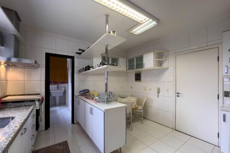Apartamento para alugar com 132m², 3 quartos e 3 vagasCozinha