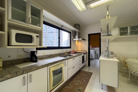 Apartamento para alugar com 132m², 3 quartos e 3 vagasCozinha