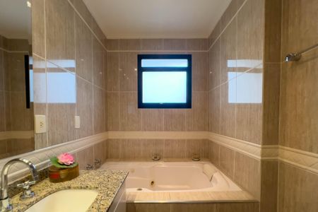 Apartamento para alugar com 132m², 3 quartos e 3 vagasBanheiro da Suíte 1