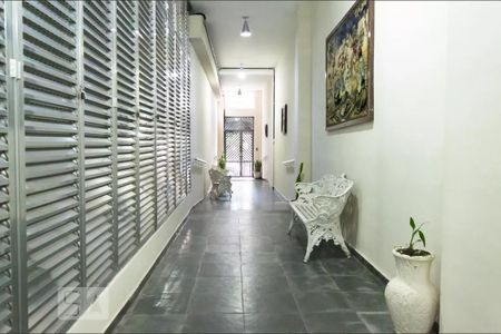 Studio à venda com 42m², 1 quarto e sem vaga Studio à venda com 42m², 1 quarto e sem vagaHall de Entrada