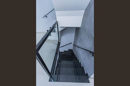 Casa à venda com 299m², 3 quartos e 2 vagasEscada