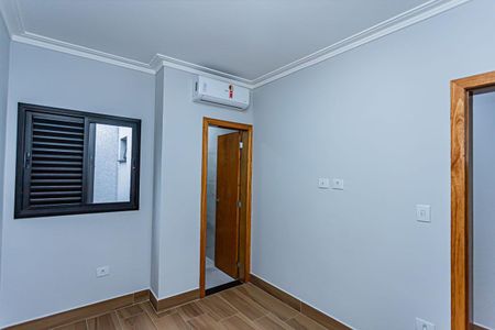 Casa à venda com 300m², 3 quartos e 2 vagasSuíte 2