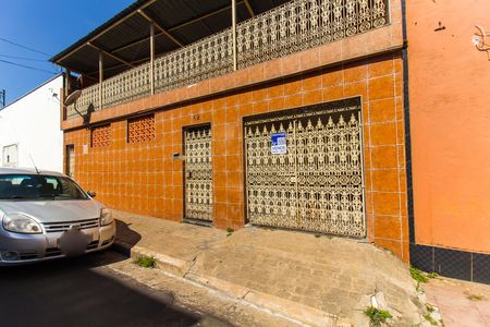 Casa à venda com 80m², 2 quartos e 1 vagaFachada + Placa