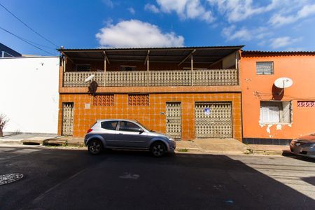 Casa à venda com 80m², 2 quartos e 1 vagaFachada + Placa
