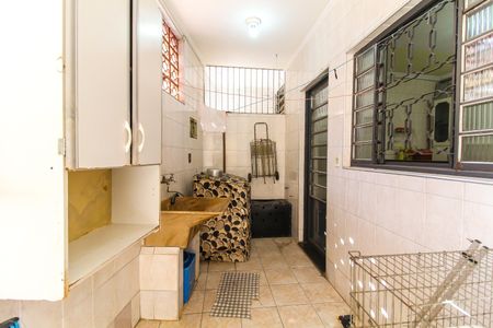 Casa à venda com 80m², 2 quartos e 1 vagaÁrea de Serviço