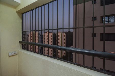 Sacada de apartamento à venda com 3 quartos, 65m² em  Parque Alves de Lima, São Paulo