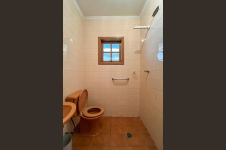 Casa à venda com 250m², 4 quartos e 5 vagas Casa à venda com 250m², 4 quartos e 5 vagasBanheiro de serviço