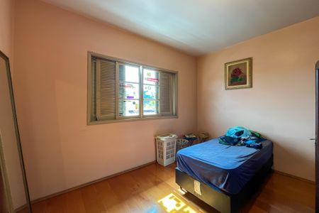 Casa à venda com 250m², 4 quartos e 5 vagas Casa à venda com 250m², 4 quartos e 5 vagasQuarto 1