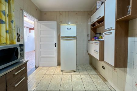 Casa à venda com 250m², 4 quartos e 5 vagas Casa à venda com 250m², 4 quartos e 5 vagasCozinha