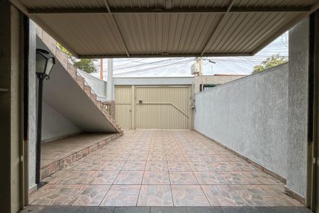 Casa à venda com 250m², 4 quartos e 5 vagas Casa à venda com 250m², 4 quartos e 5 vagasGaragem