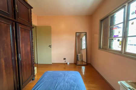 Casa à venda com 250m², 4 quartos e 5 vagas Casa à venda com 250m², 4 quartos e 5 vagasQuarto 1