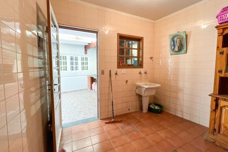 Casa à venda com 250m², 4 quartos e 5 vagas Casa à venda com 250m², 4 quartos e 5 vagasÁrea de Serviço