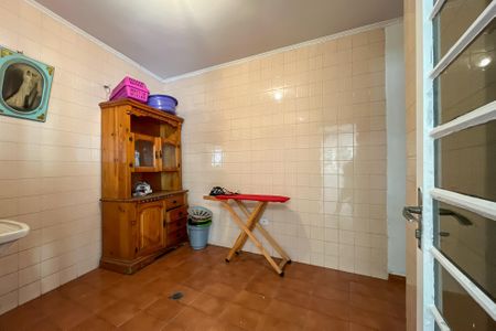 Casa à venda com 250m², 4 quartos e 5 vagas Casa à venda com 250m², 4 quartos e 5 vagasÁrea de Serviço