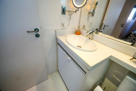 Apartamento à venda com 69m², 2 quartos e 1 vagaBanheiro da suíte 2