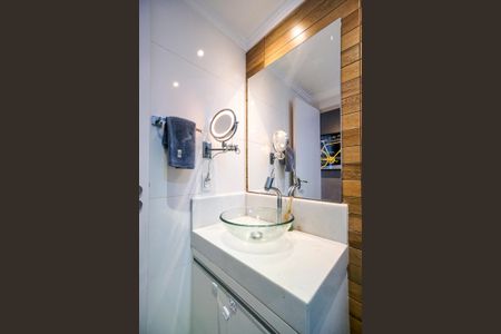 Apartamento à venda com 69m², 2 quartos e 1 vagaBanheiro Social