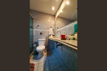 Casa à venda com 180m², 4 quartos e 2 vagas Casa à venda com 180m², 4 quartos e 2 vagasBanheiro da Suíte 2