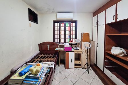 Casa à venda com 180m², 4 quartos e 2 vagas Casa à venda com 180m², 4 quartos e 2 vagasQuarto 1