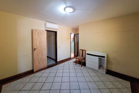 Casa à venda com 180m², 4 quartos e 2 vagas Casa à venda com 180m², 4 quartos e 2 vagasSuíte 1